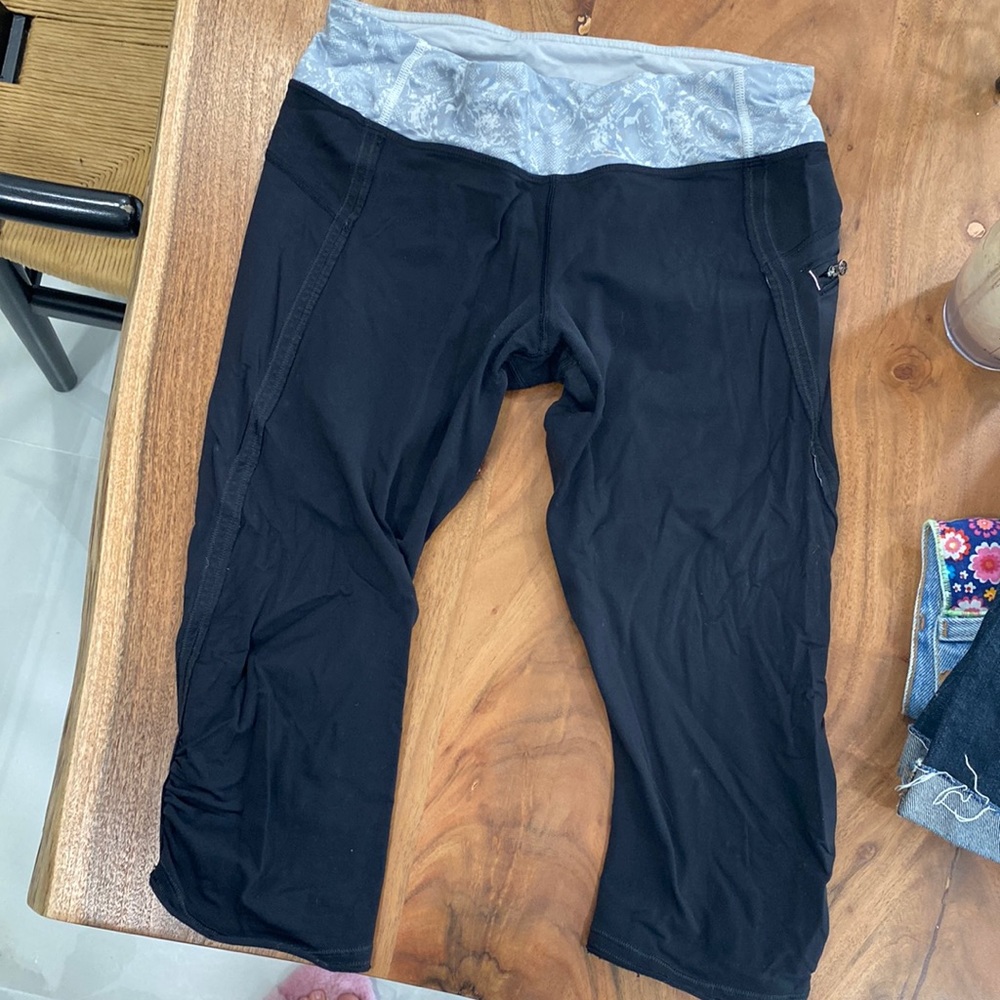 Lululemon cropped pants